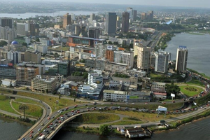 Évolution de la population des villes de plus de 100 000 habitants 1975 2021 